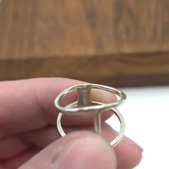 Size 7 925 Sterling Silver Simple Abstract Style Single Line Ring - Picture 4 of 7